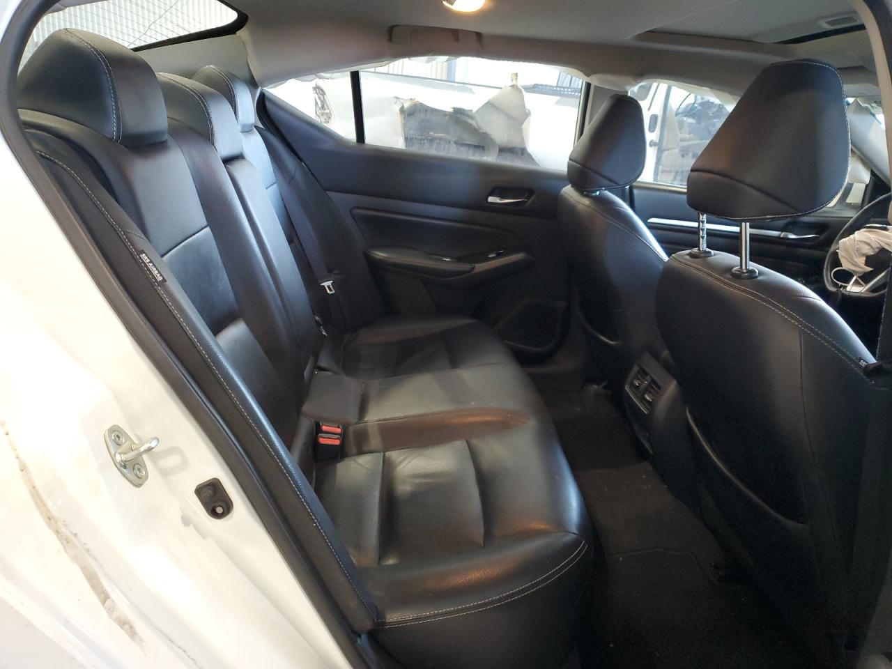 2020 Nissan Altima - Image 10