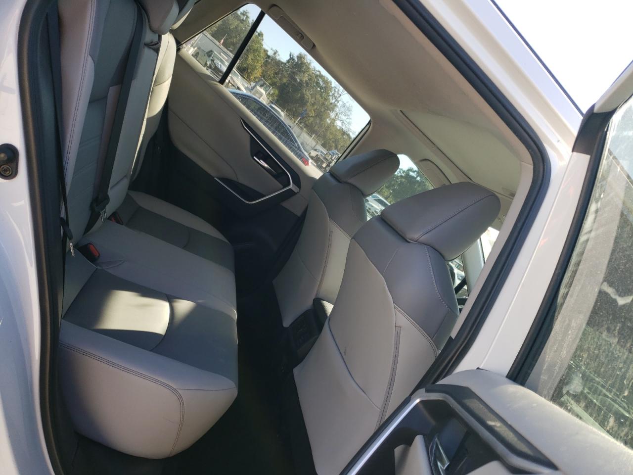 2021 Toyota RAV 4 - Image 11