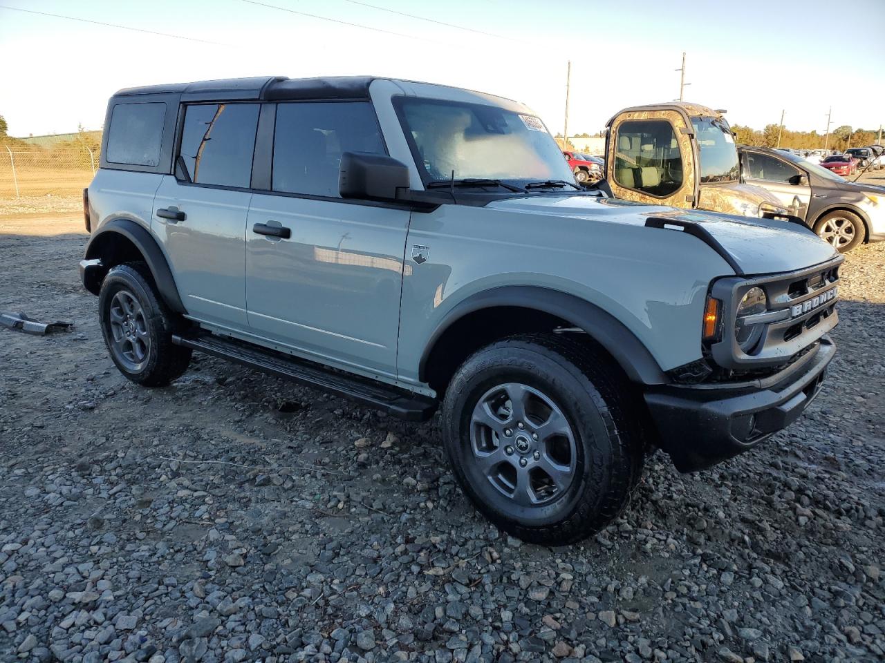 2022 Ford Bronco - Image 4