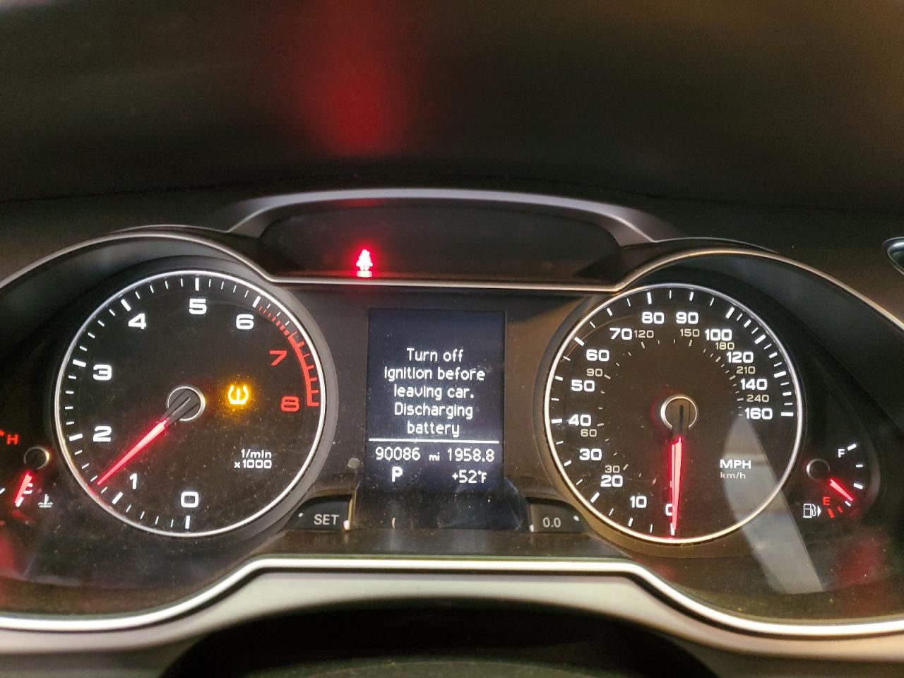 2013 Audi A4 Premium VIN: WAUAFAFL1DN039888 Lot: 84607714