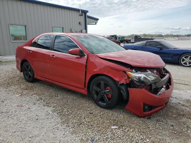  TOYOTA CAMRY 2013 Червоний