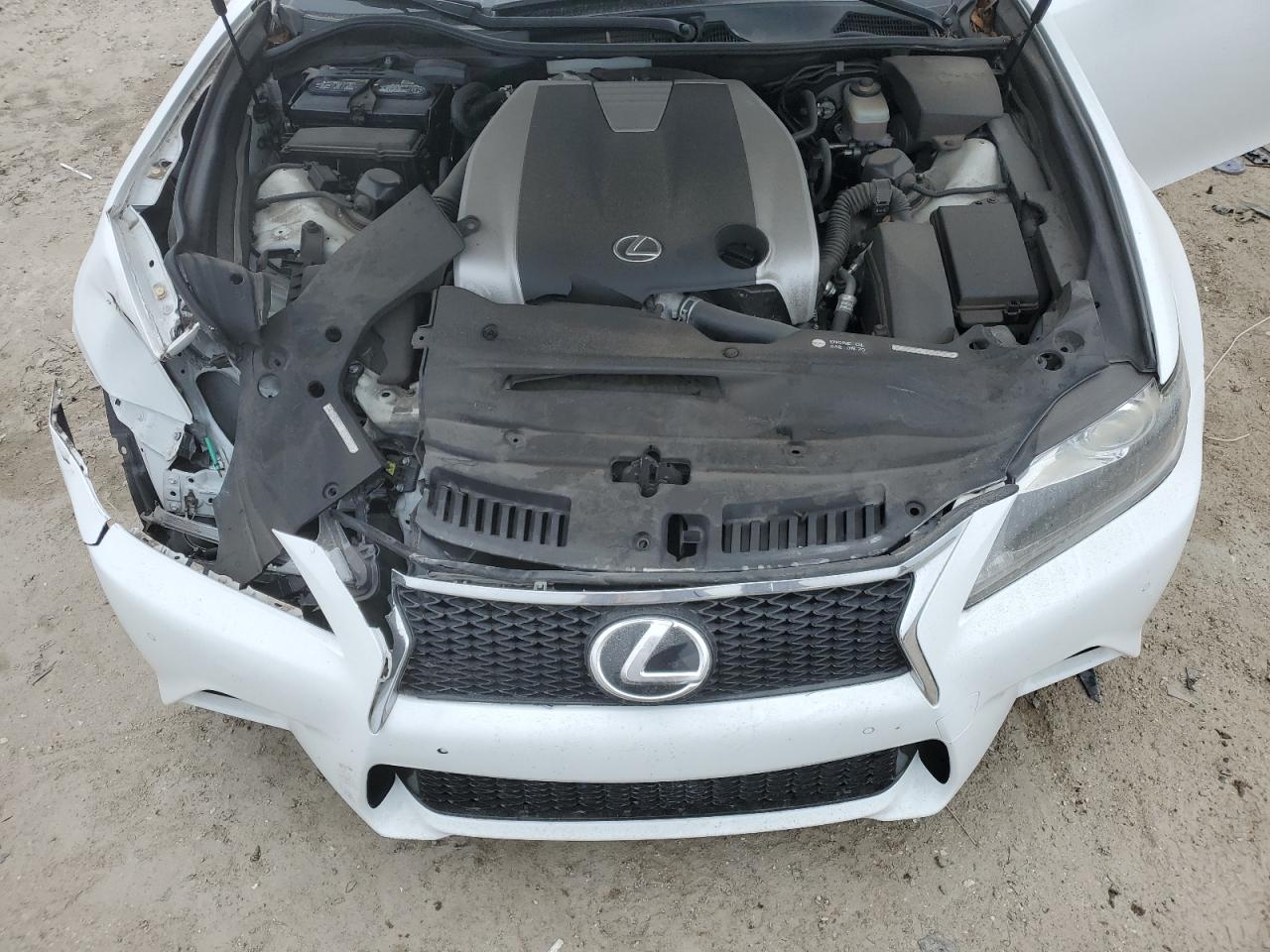 2015 Lexus GS - Image 11