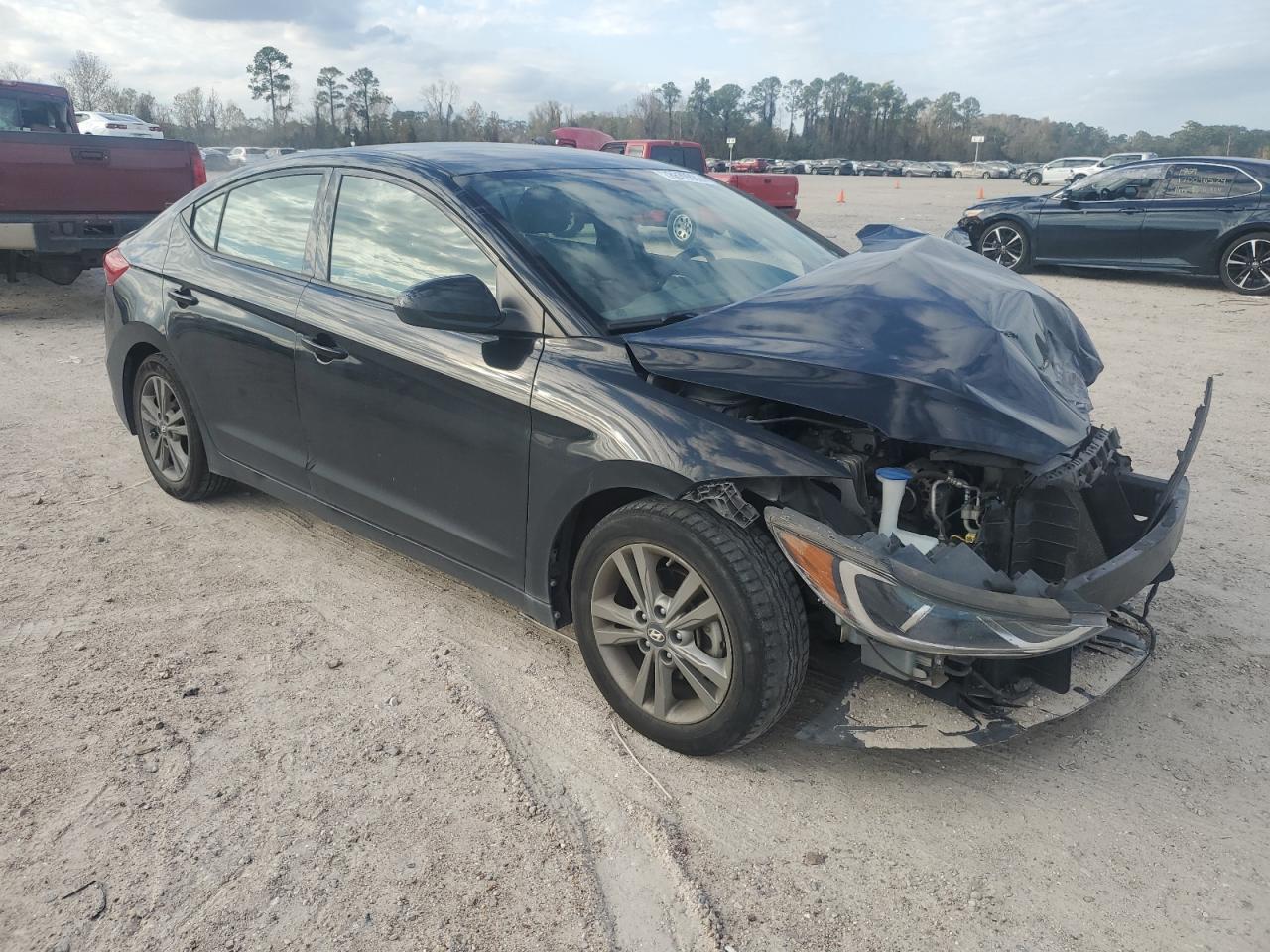 2017 Hyundai Elantra - Image 4