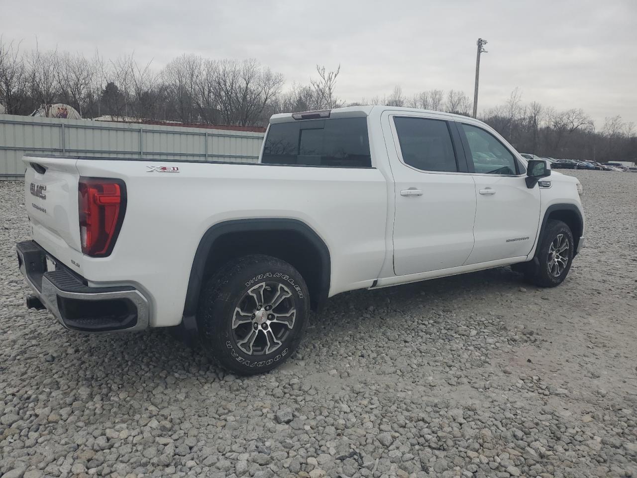 VIN 1GTU9BEDXKZ372104 2019 GMC SIERRA no.3