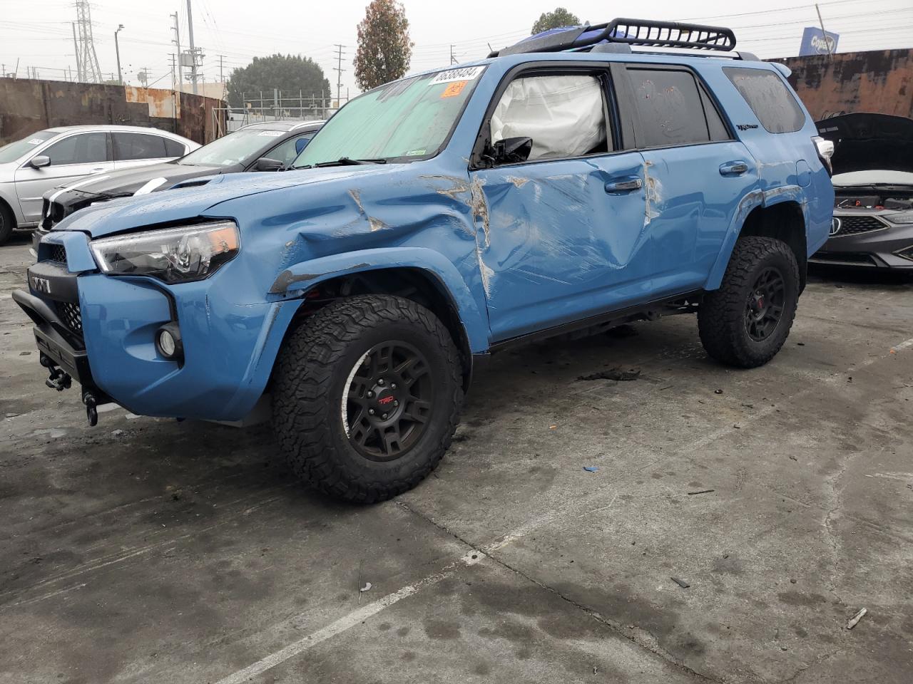 VIN JTEBU5JR2J5568130 2018 TOYOTA 4RUNNER no.1