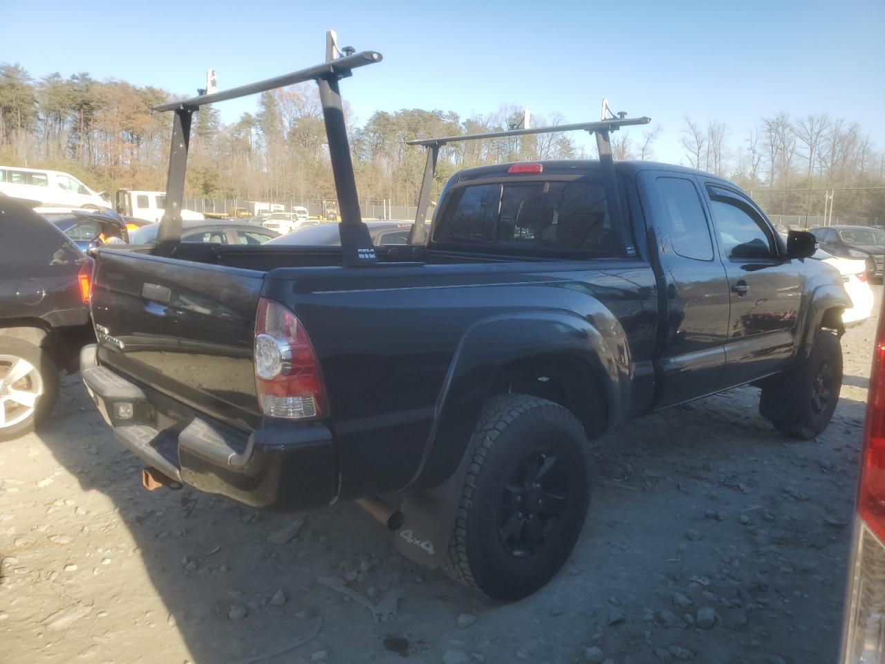 2015 Toyota Tacoma - Image 3