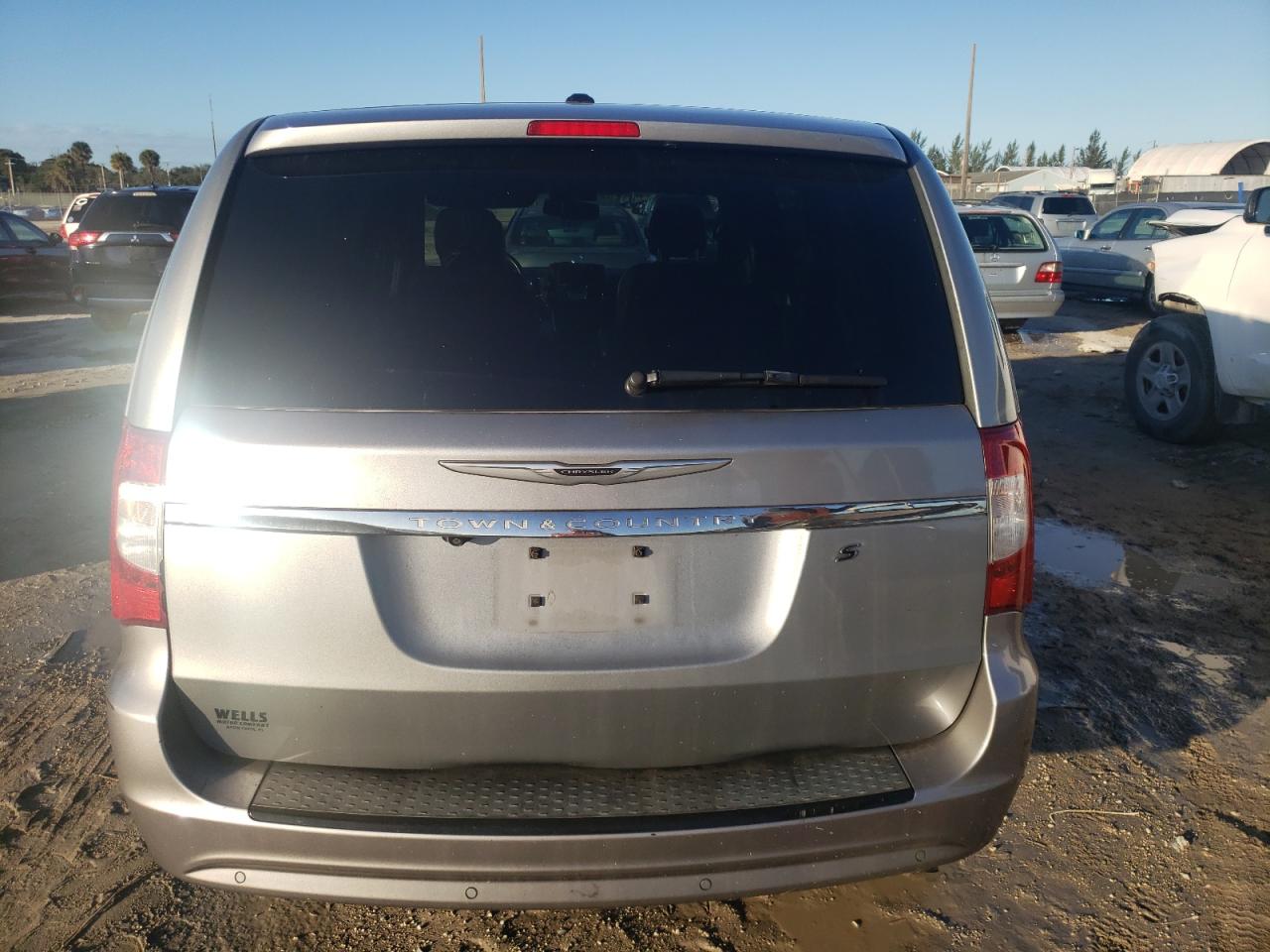 2014 Chrysler Town & Country S VIN: 2C4RC1HG0ER174461 Lot: 83577394