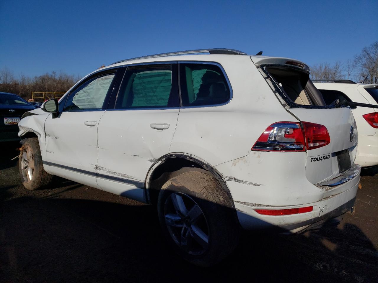 VIN WVGEF9BP8DD001796 2013 VOLKSWAGEN TOUAREG no.2