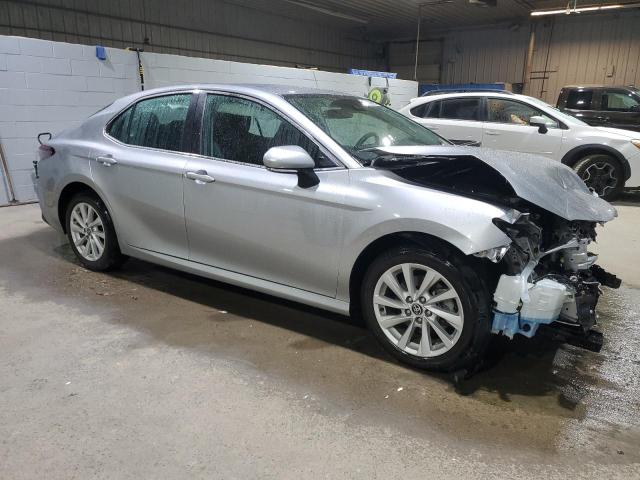  TOYOTA CAMRY 2023 Серебристый