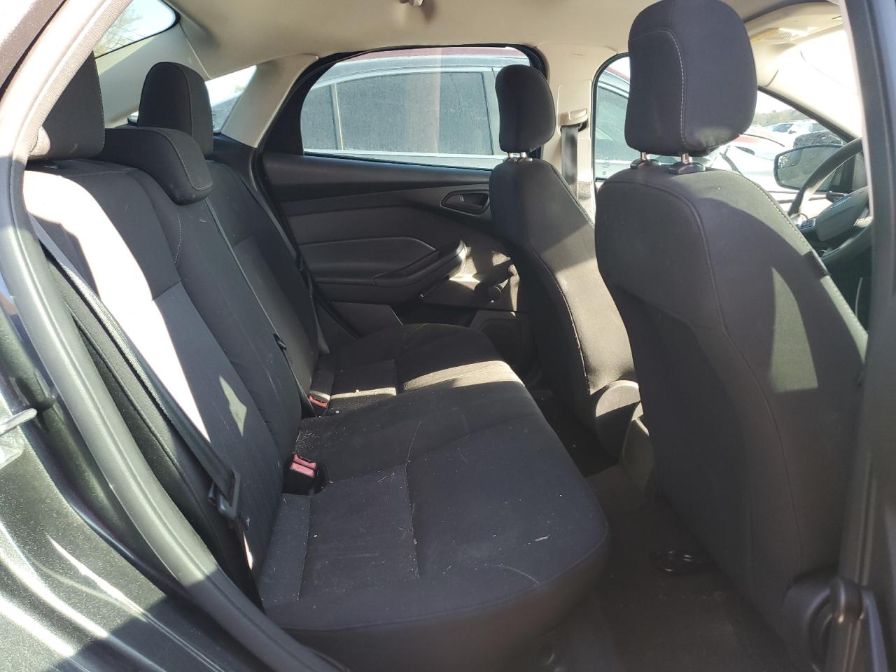 1FADP3E24GL261624 FORD FOCUS 2016