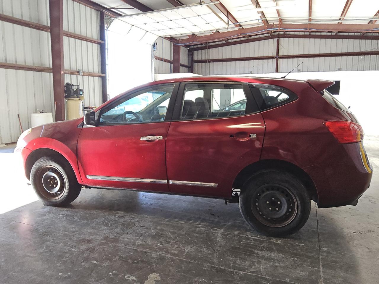 2011 Nissan Rogue - Image 2