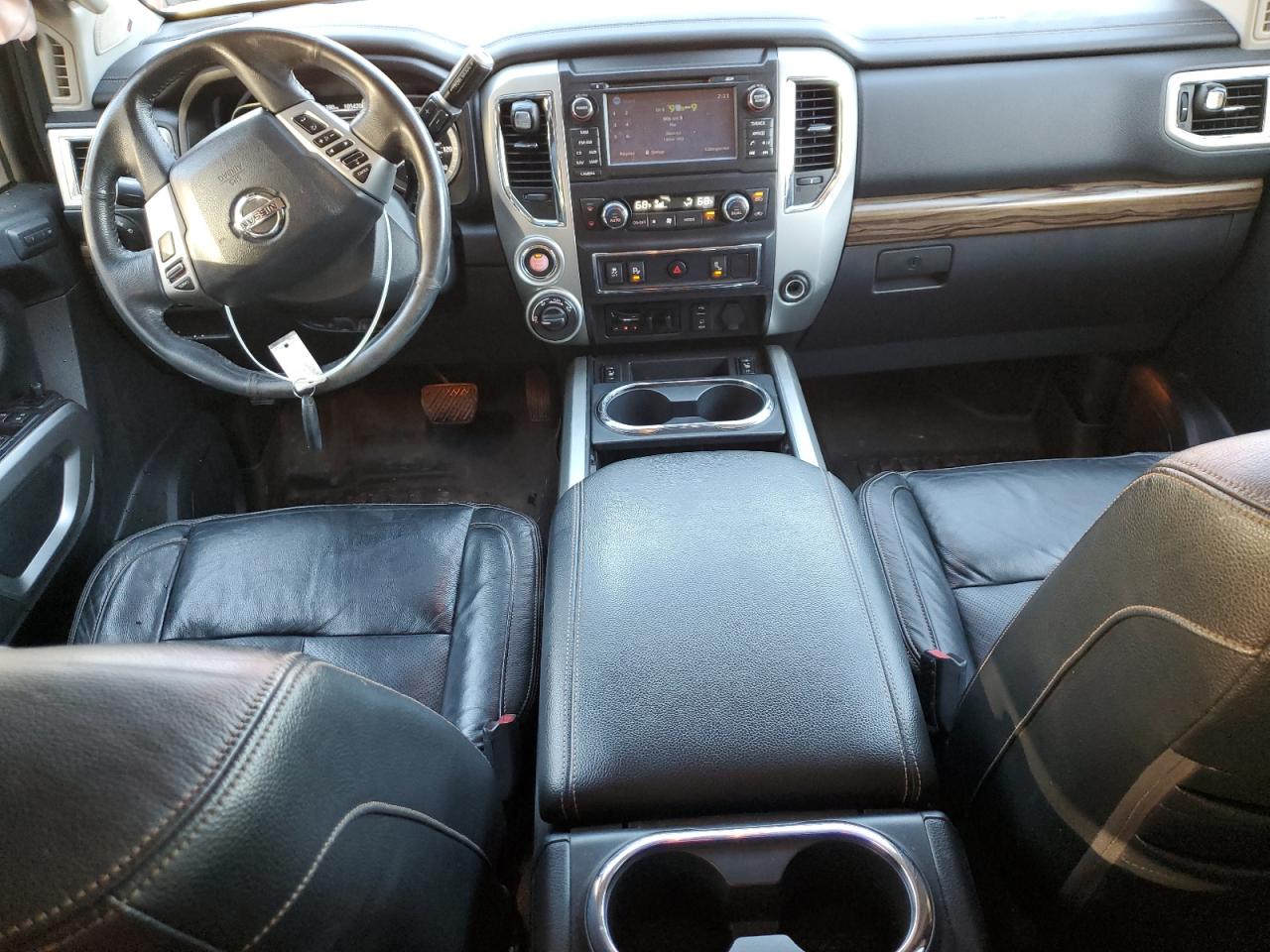 1N6BA1F45HN515559 NISSAN TITAN 2017