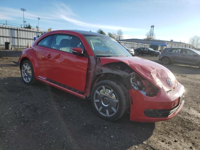  VOLKSWAGEN BEETLE 2012 Красный