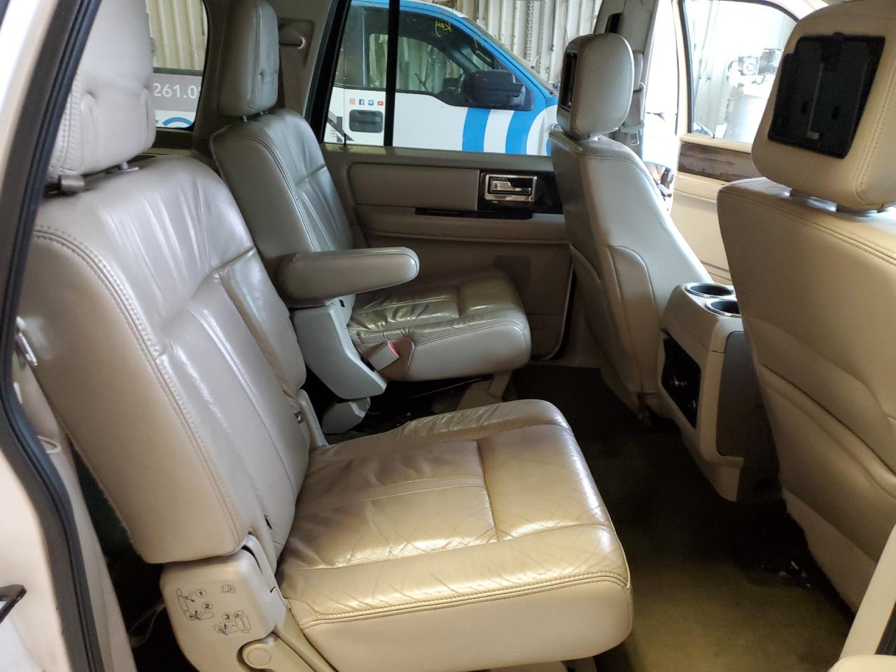 VIN 5LMJJ3JT8FEJ12514 2015 LINCOLN NAVIGATOR no.11