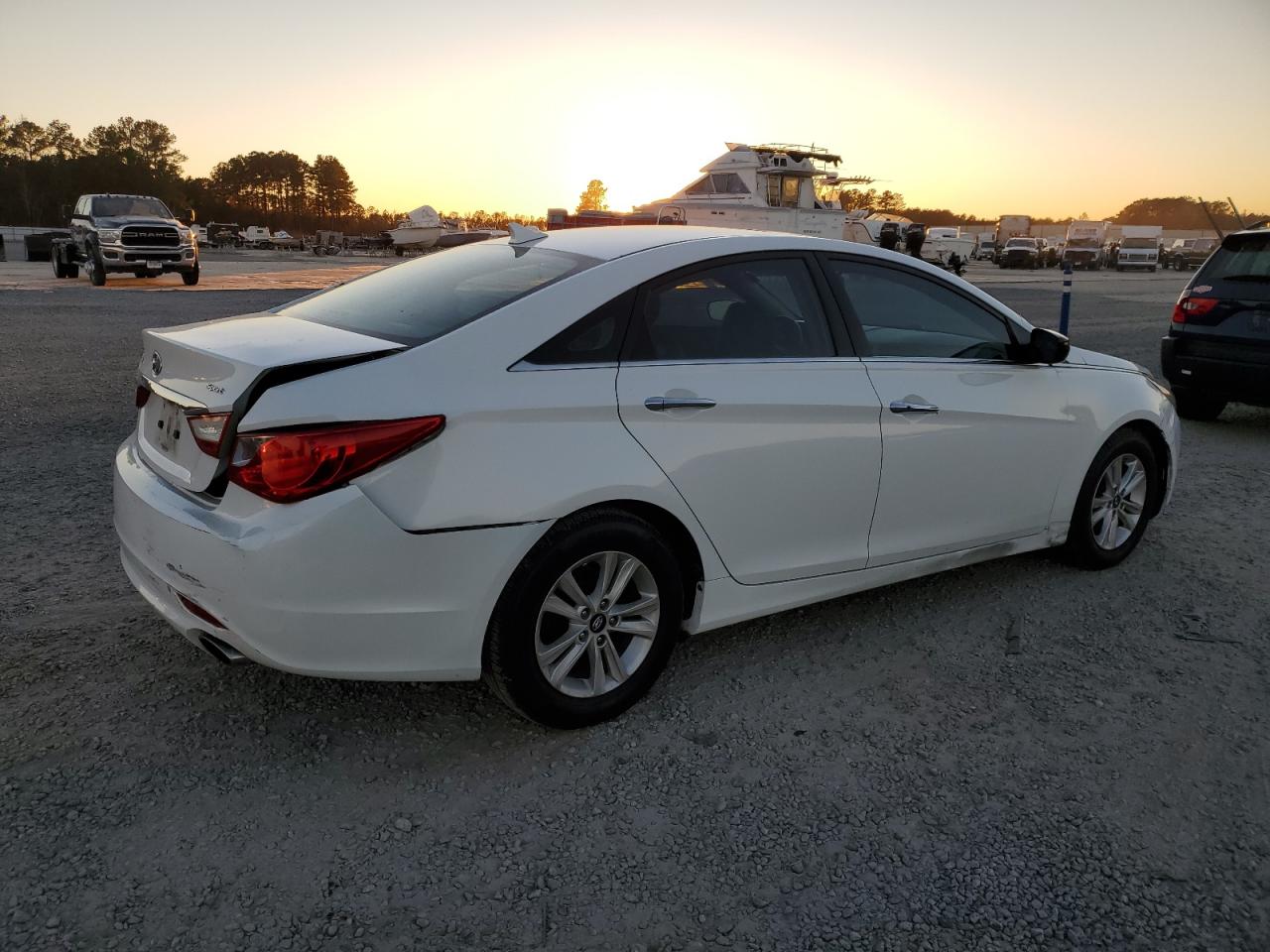 2011 Hyundai Sonata - Image 3