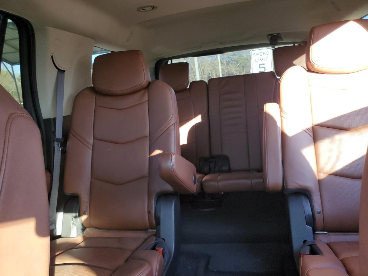 2015 Cadillac Escalade - Image 10