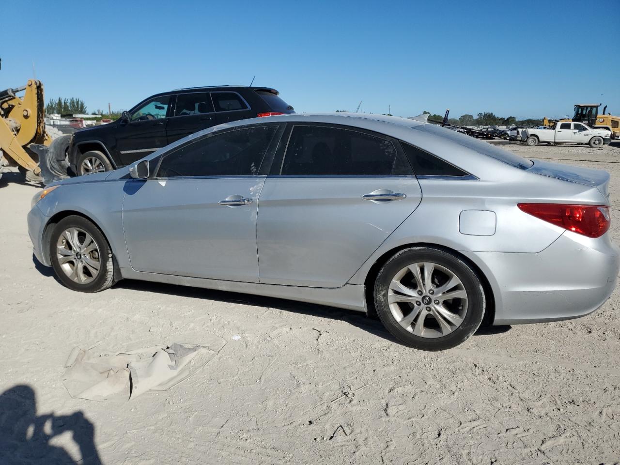 2013 Hyundai Sonata - Image 2