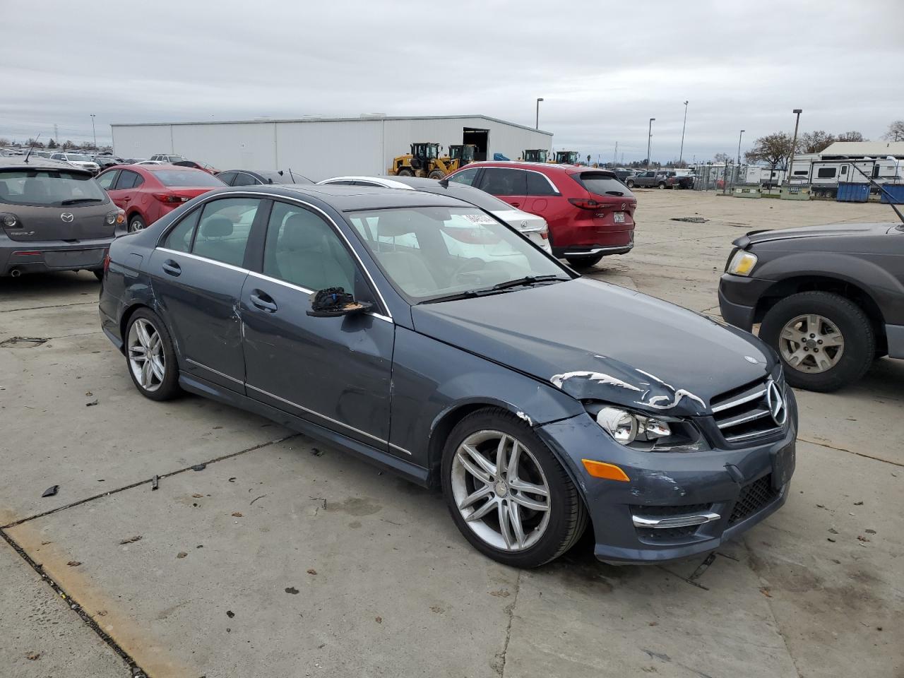 VIN WDDGF4HBXEG242356 2014 MERCEDES-BENZ C-CLASS no.4