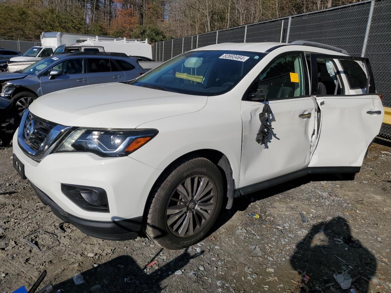 2017 Nissan Pathfinder - Image 1