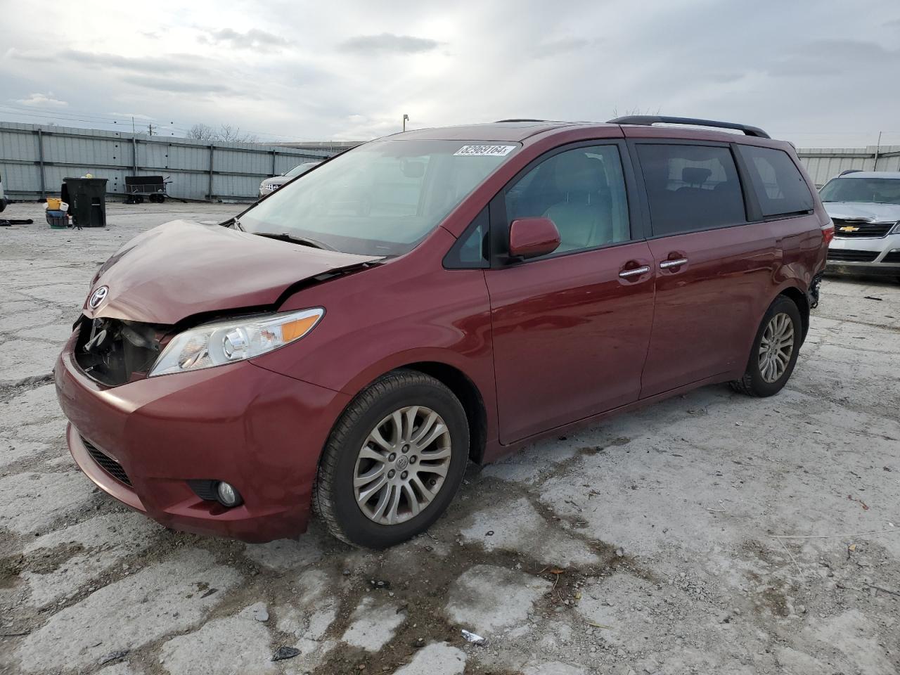 2016 Toyota Sienna - Image 1