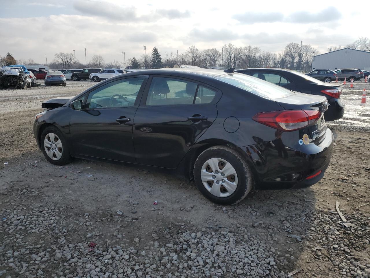 VIN 3KPFK4A77JE195546 2018 KIA FORTE no.2