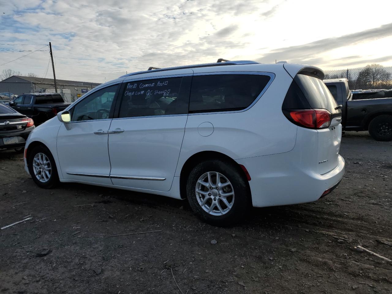 2020 Chrysler Pacifica - Image 2