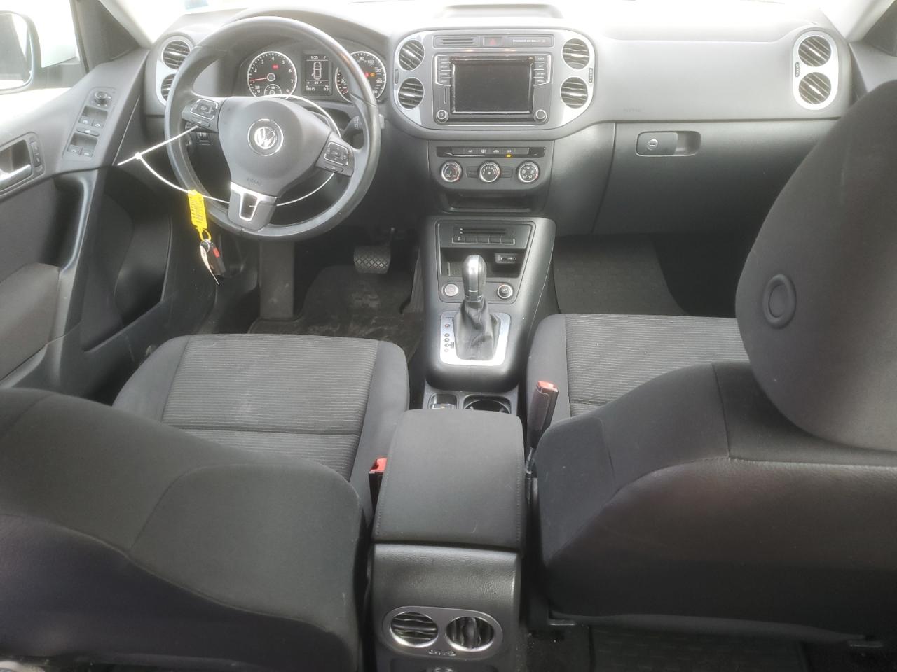 2017 Volkswagen Tiguan - Image 8