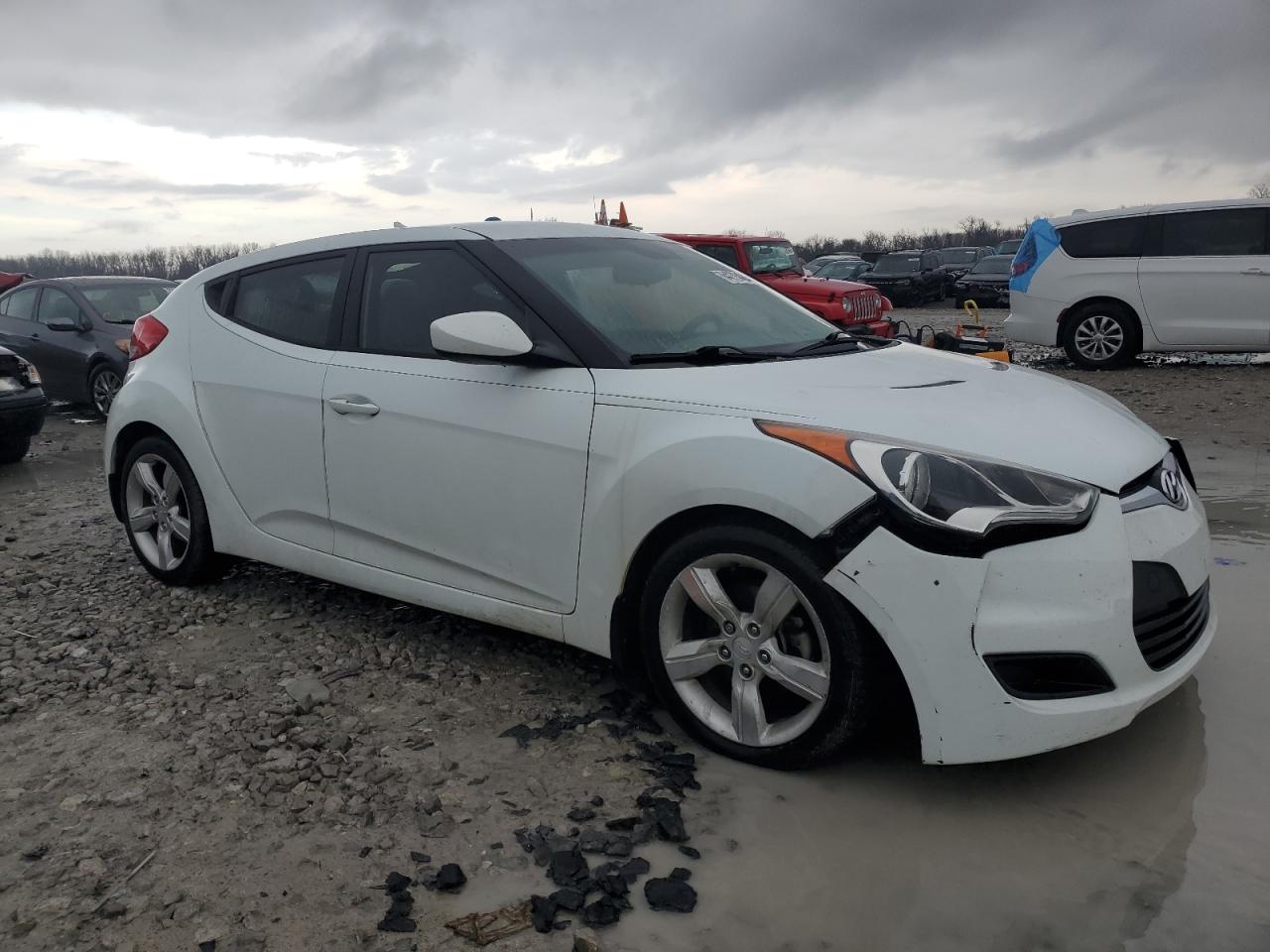 VIN KMHTC6AD6DU103541 2013 HYUNDAI VELOSTER no.4