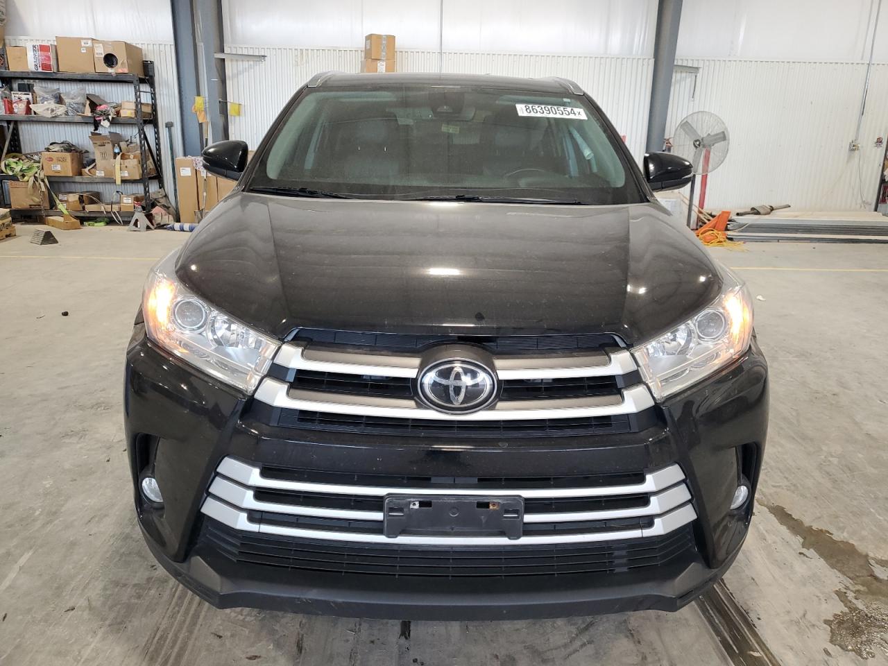 2017 Toyota Highlander - Image 5