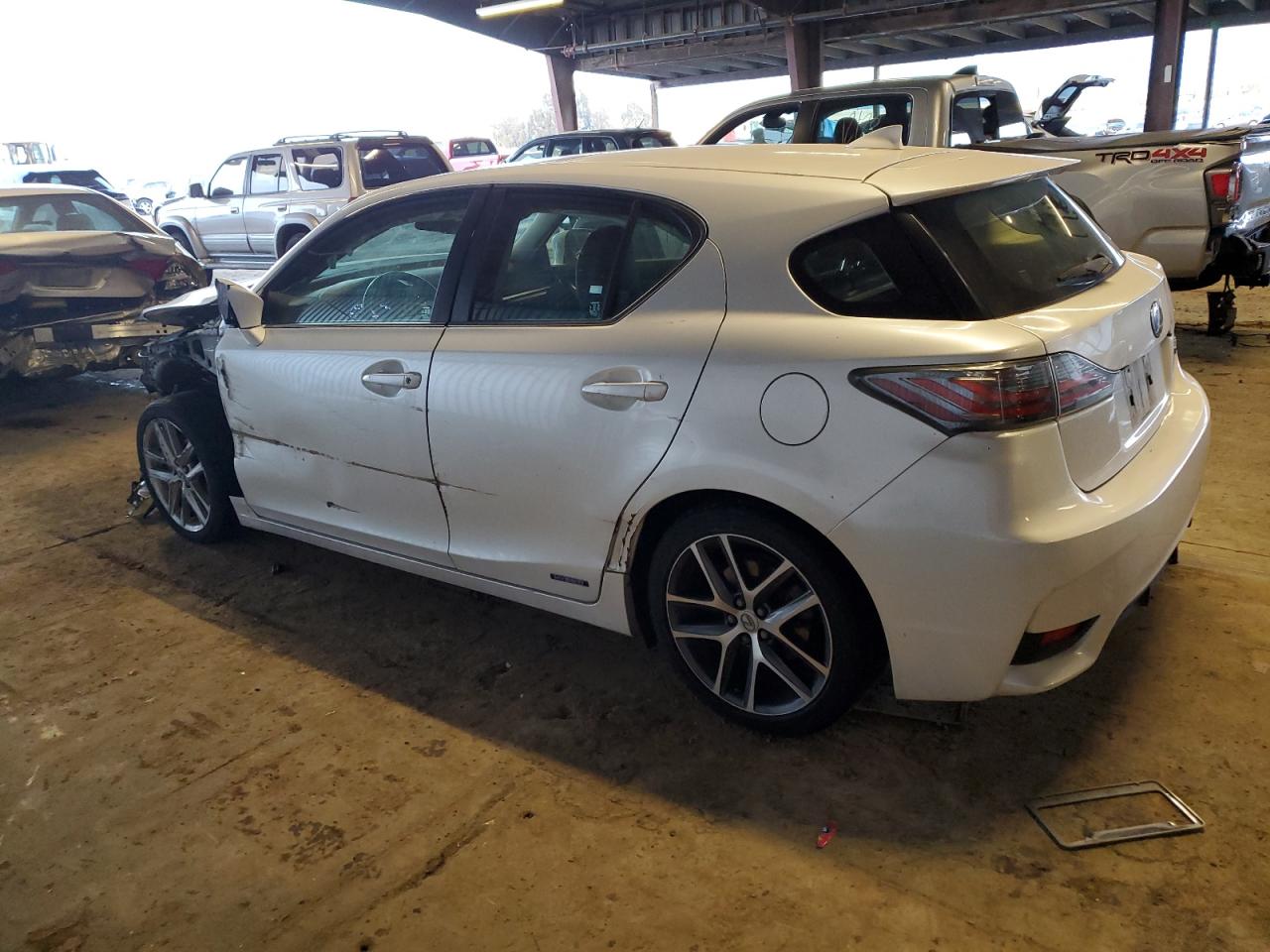 2015 Lexus CT - Image 2