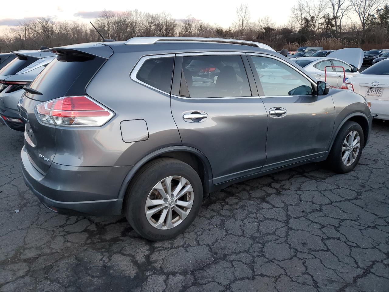 2015 Nissan Rogue - Image 3