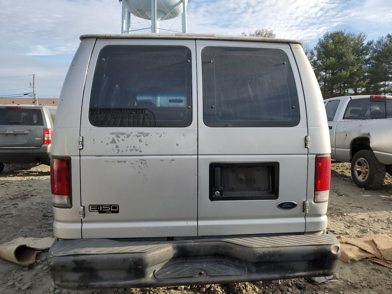 2004 Ford Econoline - Image 6