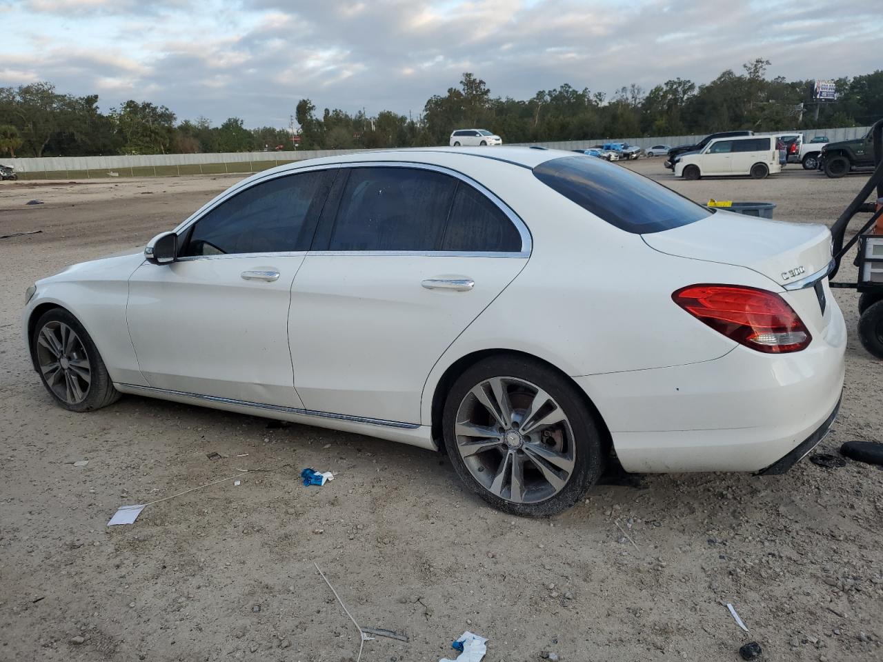 VIN 55SWF4JB7GU165411 2016 MERCEDES-BENZ C-CLASS no.2