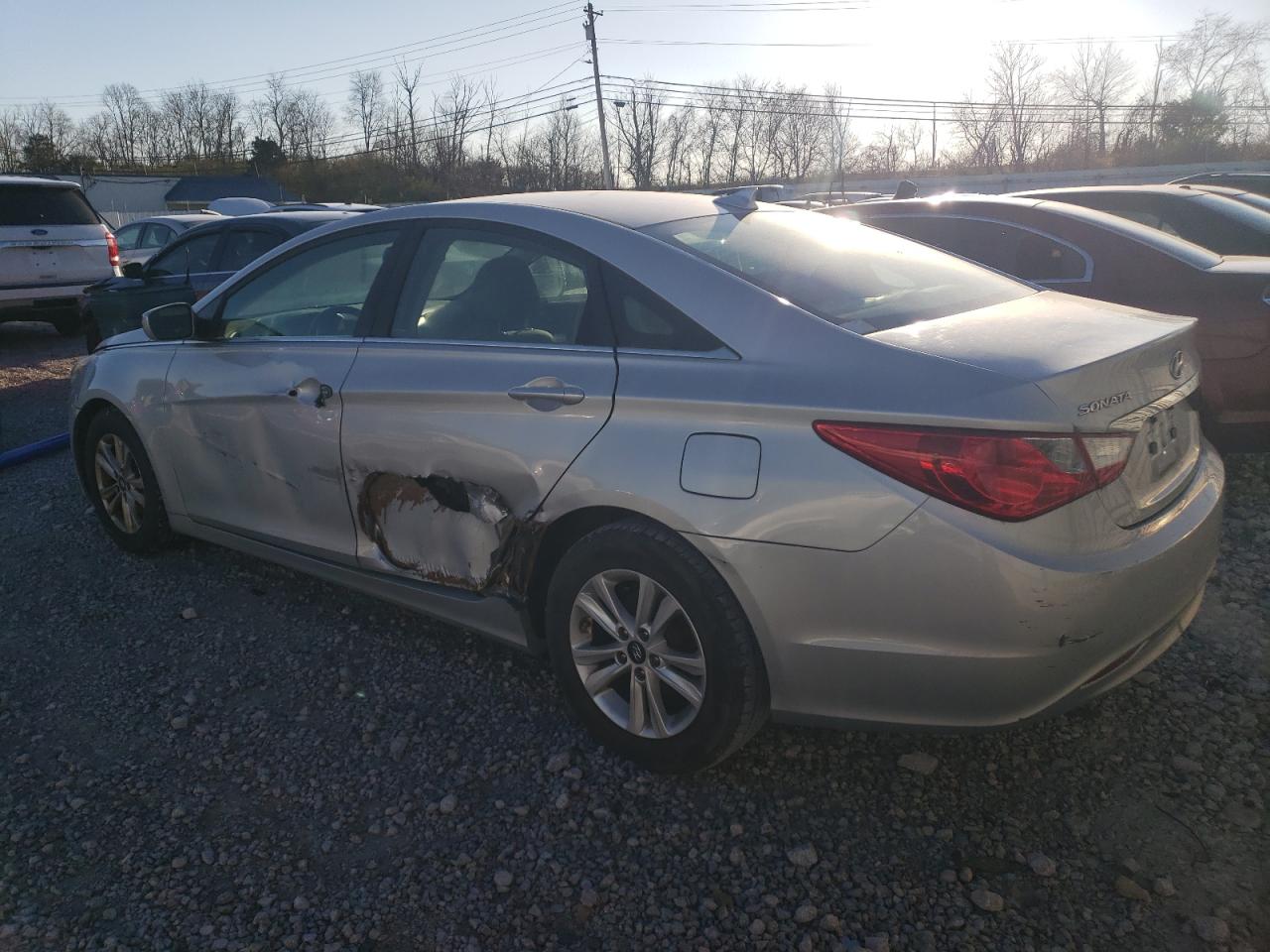 2012 Hyundai Sonata - Image 2