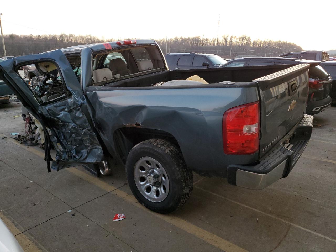2007 Chevrolet Silverado - Image 2