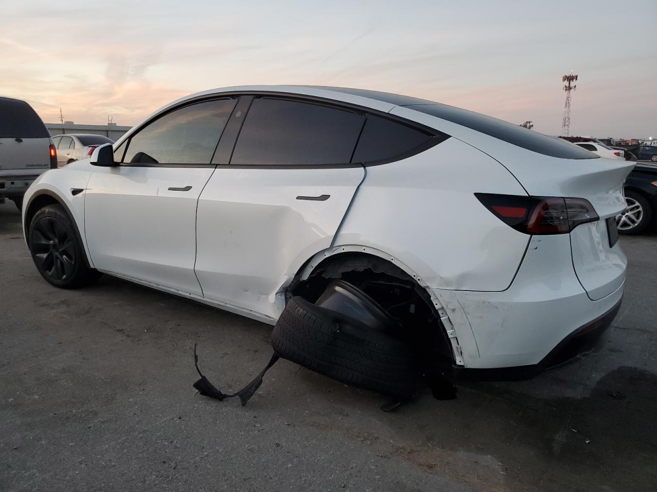 VIN 7SAYGDED5RF168445 2024 TESLA MODEL Y no.2