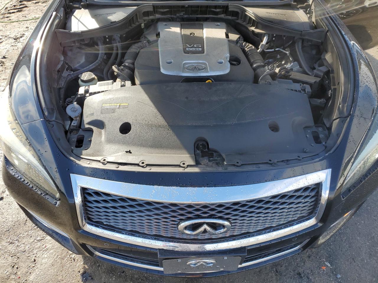 2016 Infiniti Q70 - Image 11