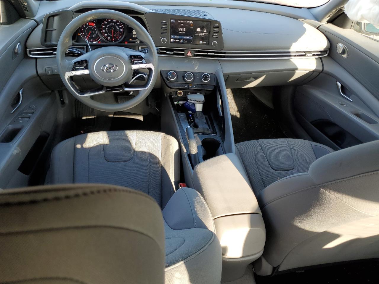 2023 Hyundai Elantra - Image 8