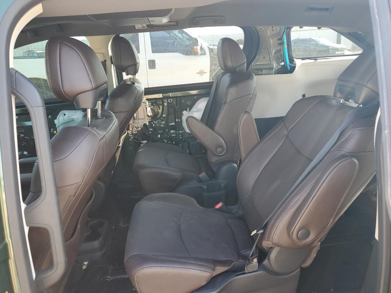 2021 Toyota Sienna - Image 11