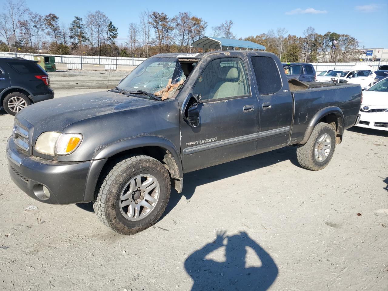 2004 Toyota Tundra - Image 1