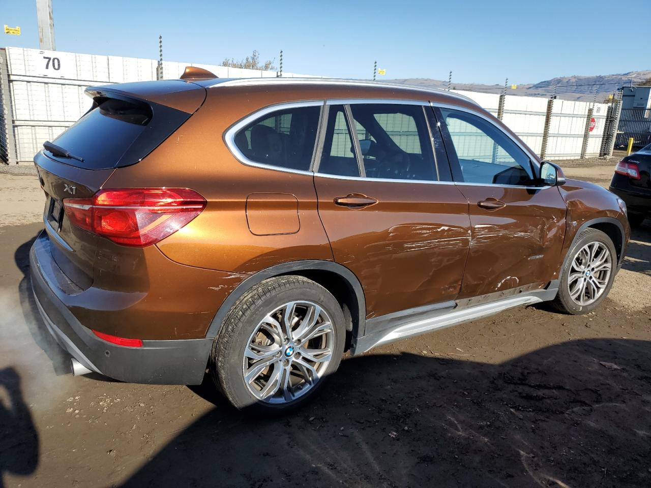 VIN WBXHT3C38GP885148 2016 BMW X1 no.3