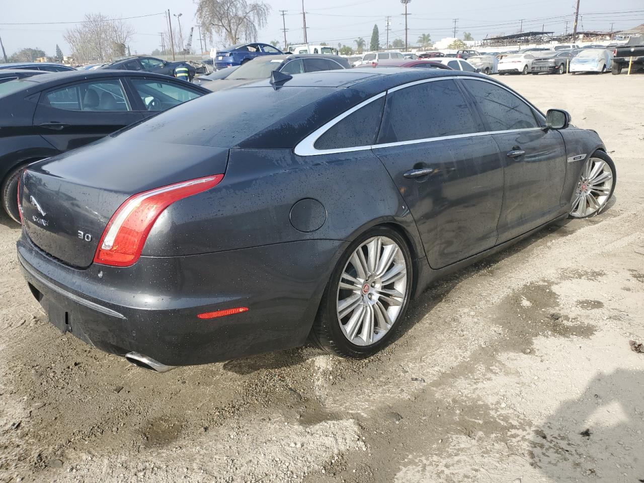 2015 Jaguar XJ - Image 3