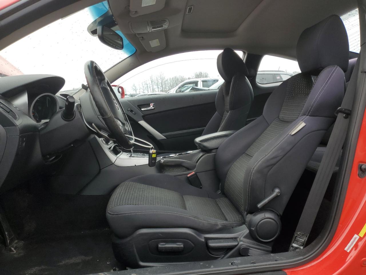 2010 Hyundai Genesis - Image 7