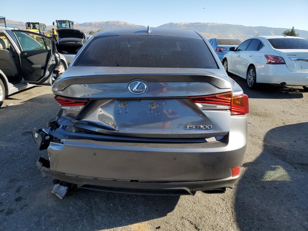 2019 Lexus IS - Image 6
