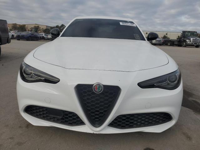  ALFA ROMEO GIULIA 2019 Білий