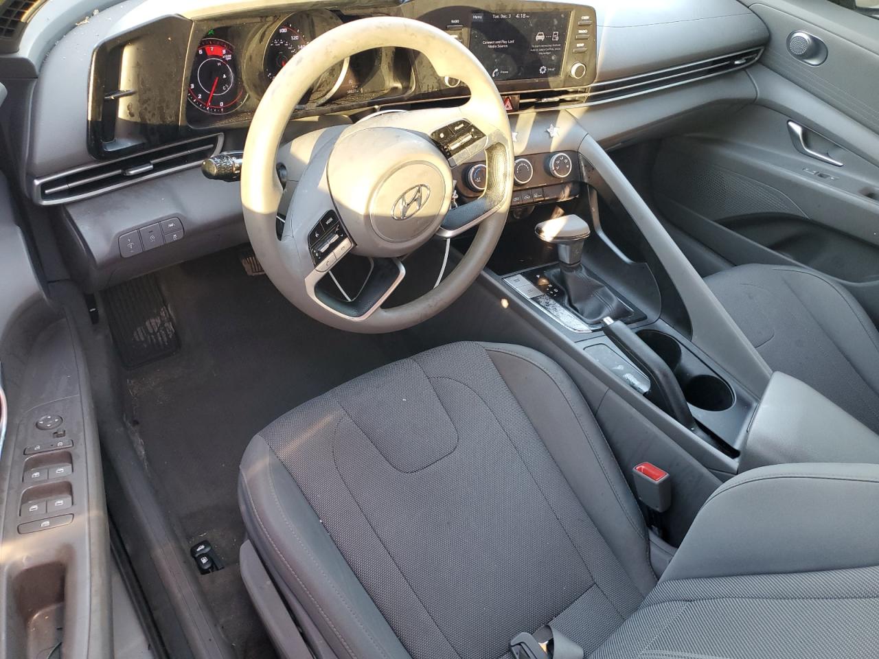2023 Hyundai Elantra - Image 8