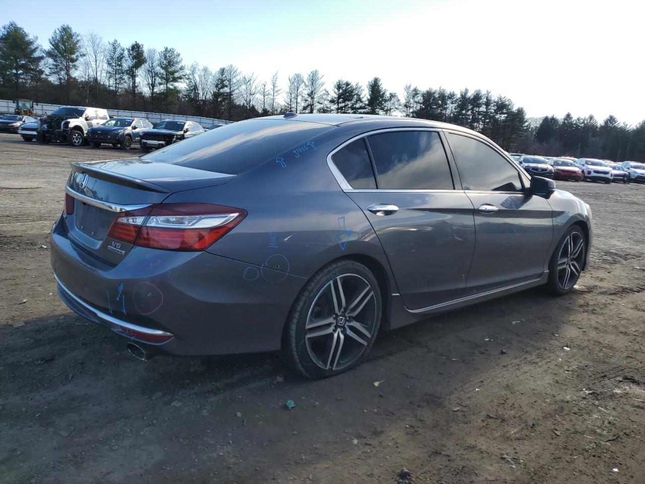 VIN 1HGCR3F99GA005083 2016 HONDA ACCORD no.3