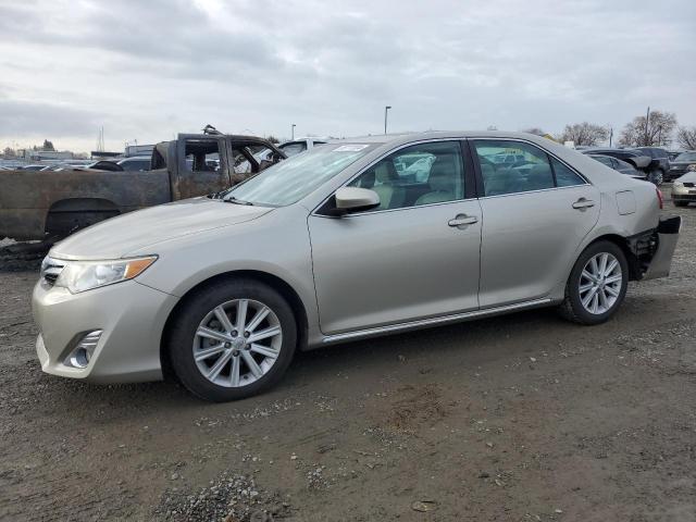 Sedans TOYOTA CAMRY 2014 Gold