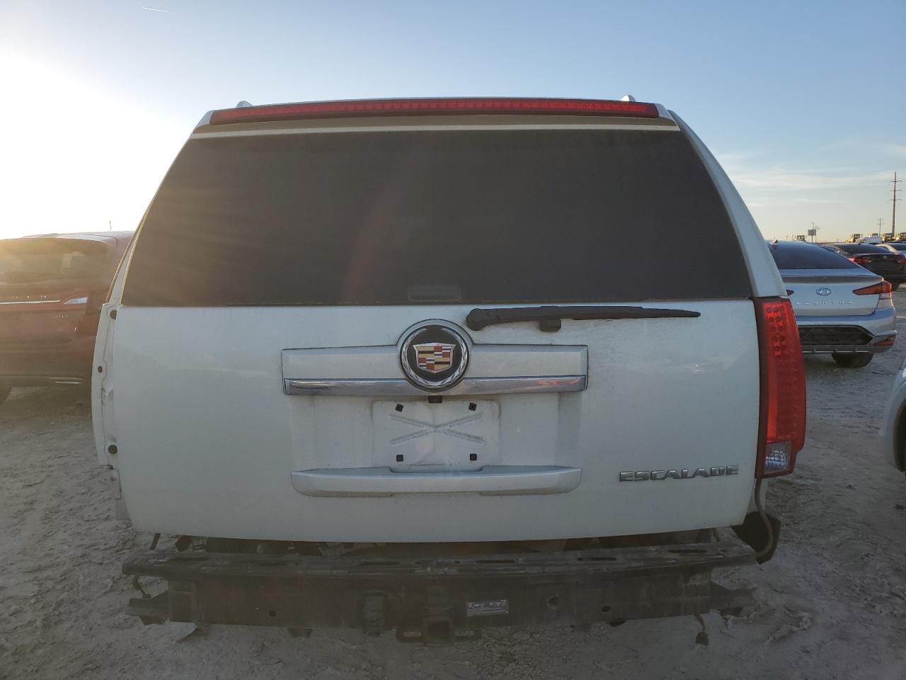 2014 Cadillac Escalade - Image 6