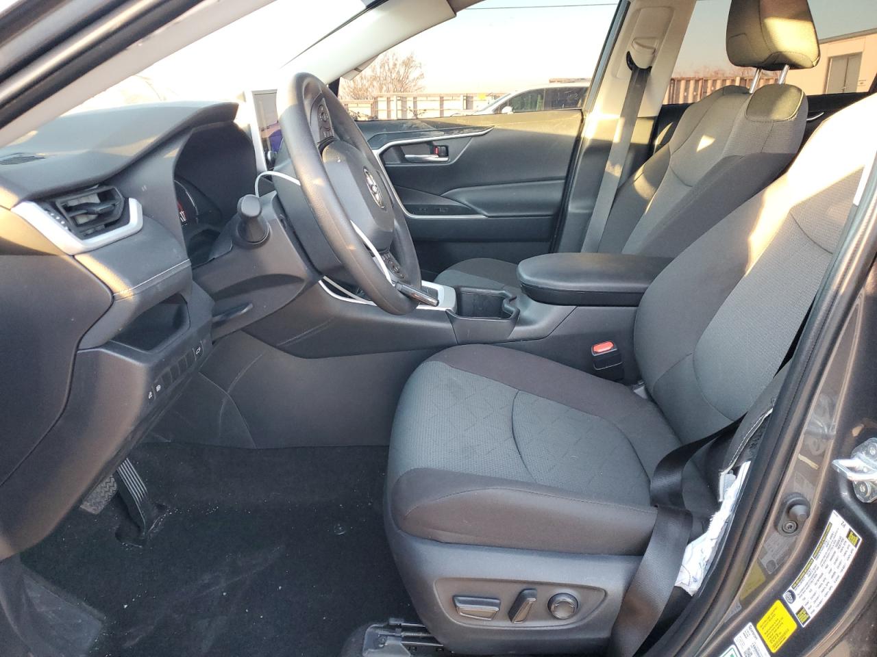 2024 Toyota RAV 4 - Image 7